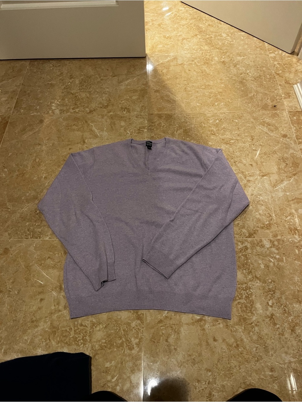 Saks Fifth Avenue Men's V-Neck Sweater in Light Purple 100% Cashmere (L)